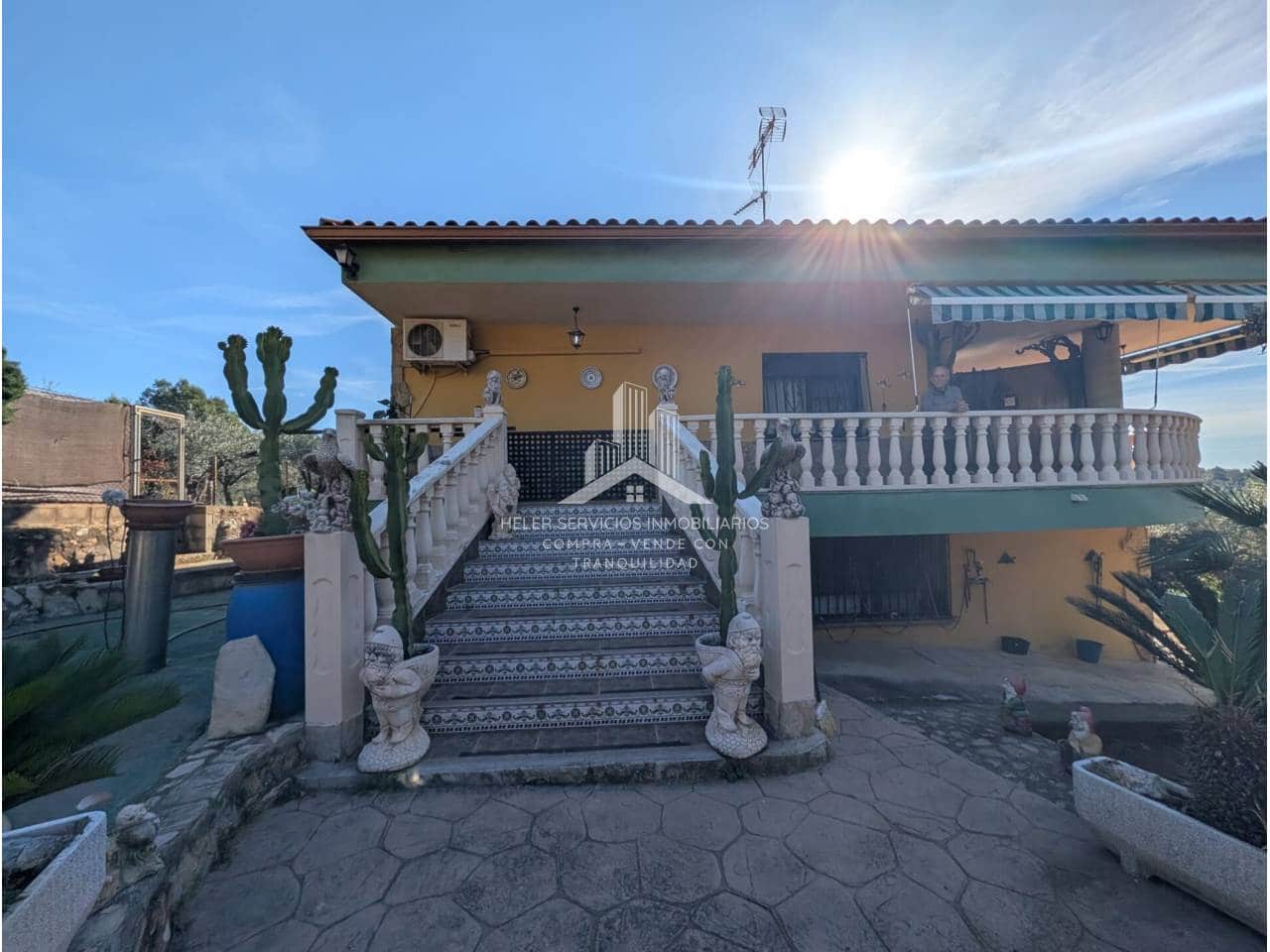 4 bedroom Villa for sale in L'Alcora with garage - € 328,000 (Ref: 9961876)