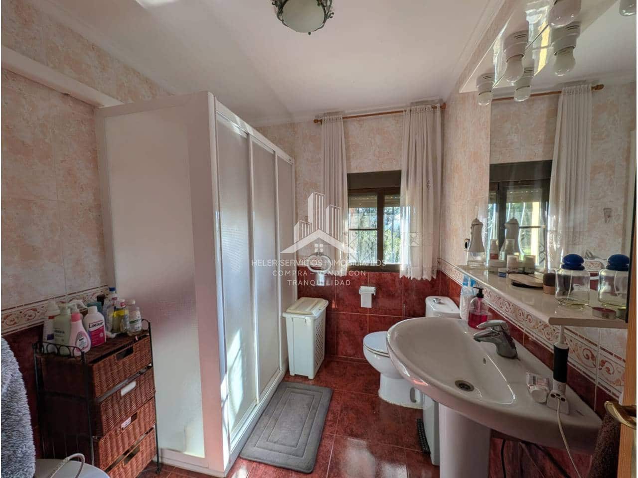 4 bedroom Villa for sale in L'Alcora with garage - € 328,000 (Ref: 9961876)