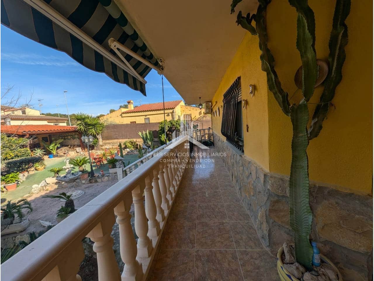 4 bedroom Villa for sale in L'Alcora with garage - € 328,000 (Ref: 9961876)