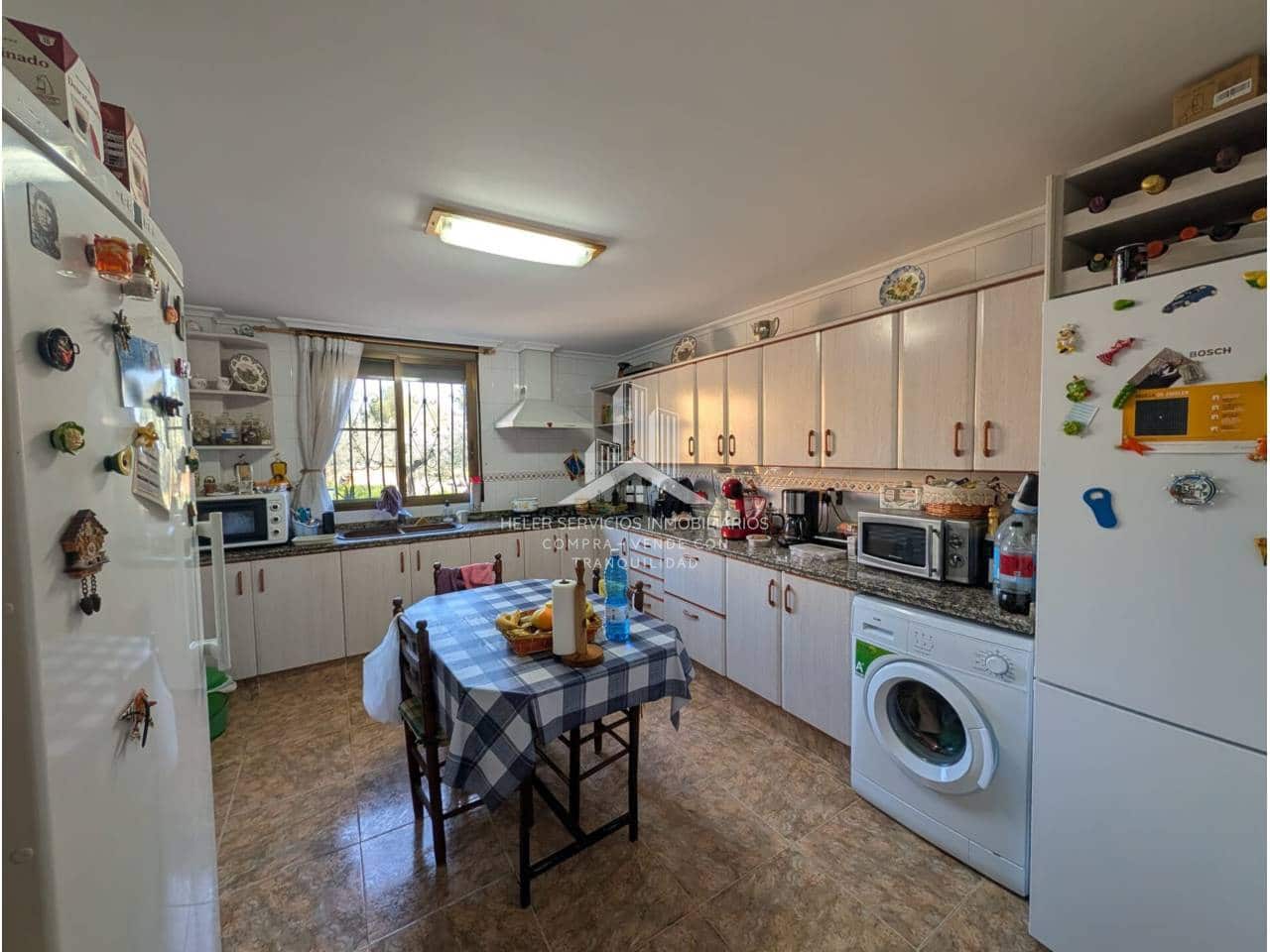 4 bedroom Villa for sale in L'Alcora with garage - € 328,000 (Ref: 9961876)