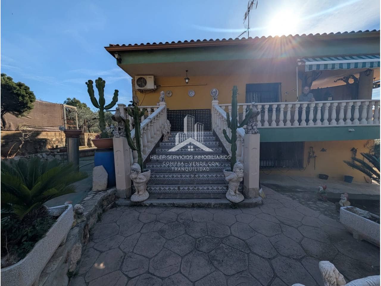 4 bedroom Villa for sale in L'Alcora with garage - € 328,000 (Ref: 9961876)
