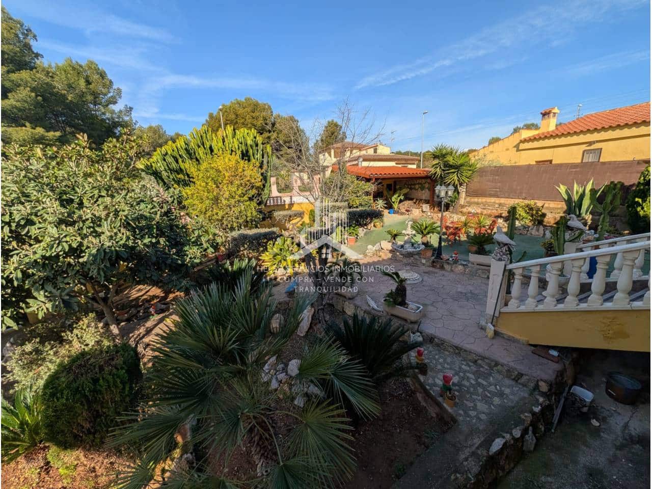 4 bedroom Villa for sale in L'Alcora with garage - € 328,000 (Ref: 9961876)