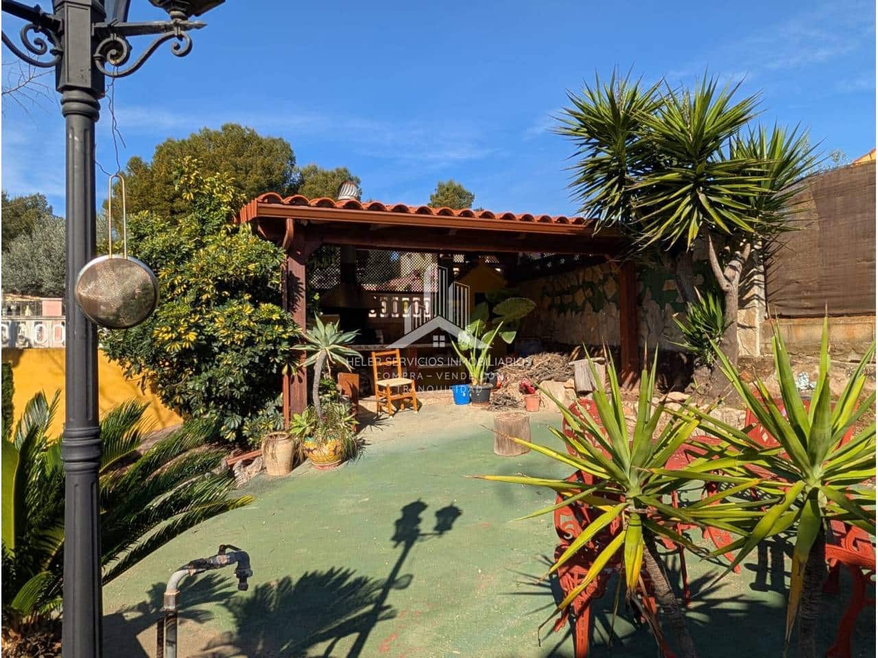 4 bedroom Villa for sale in L'Alcora with garage - € 328,000 (Ref: 9961876)