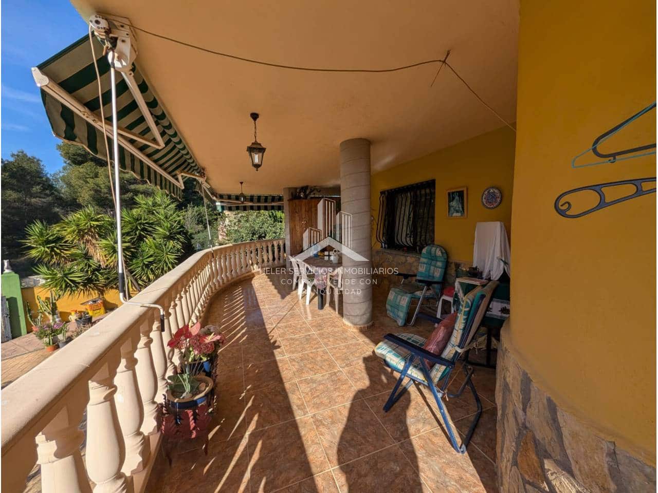 4 bedroom Villa for sale in L'Alcora with garage - € 328,000 (Ref: 9961876)