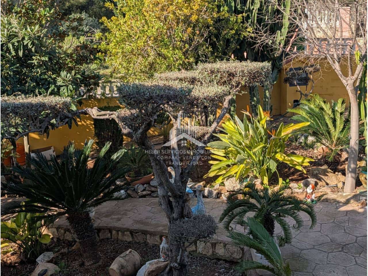 4 bedroom Villa for sale in L'Alcora with garage - € 328,000 (Ref: 9961876)