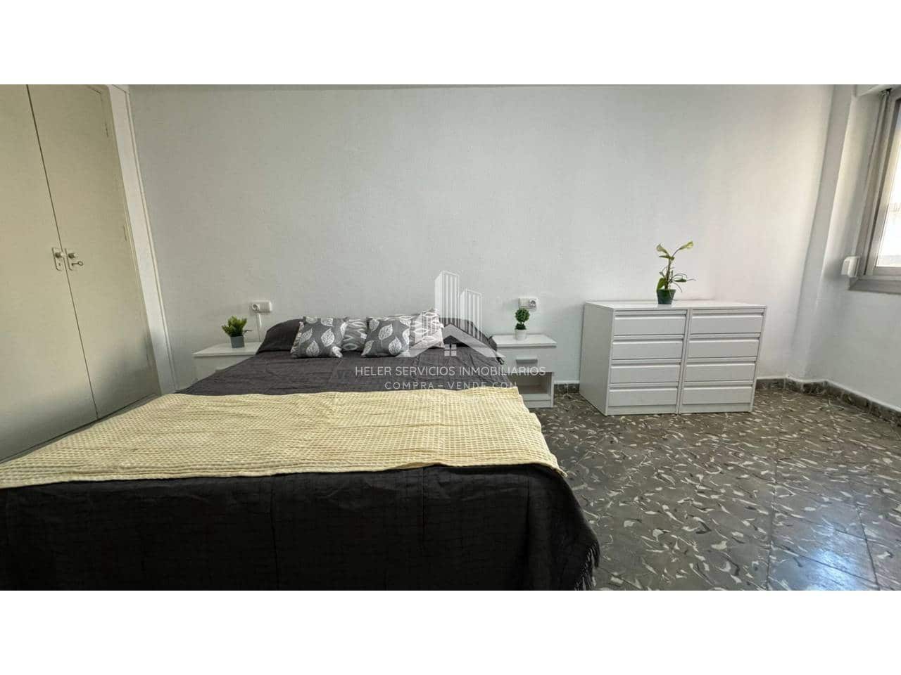 Piso de 4 habitaciones en Castelló de la Plana en venta - 110.000 € (Ref: 9961877)