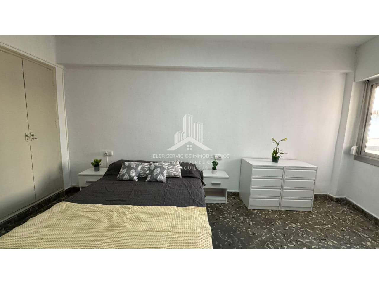 Piso de 4 habitaciones en Castelló de la Plana en venta - 110.000 € (Ref: 9961877)