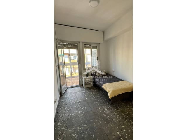 4 chambre Appartement à vendre à Castelló de la Plana - 110 000 € (Ref: 9961877)