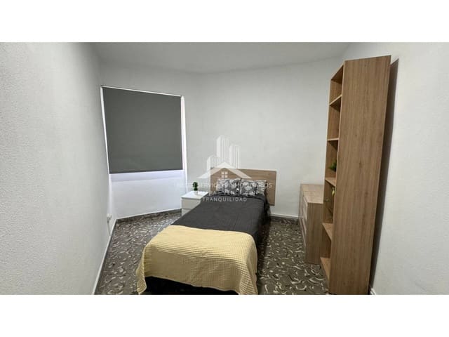 4 chambre Appartement à vendre à Castelló de la Plana - 110 000 € (Ref: 9961877)