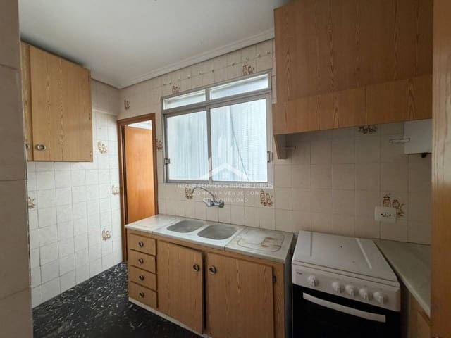3 soveværelse Lejlighed til leje i Castelló de la Plana - € 700 (Ref: 9974553)