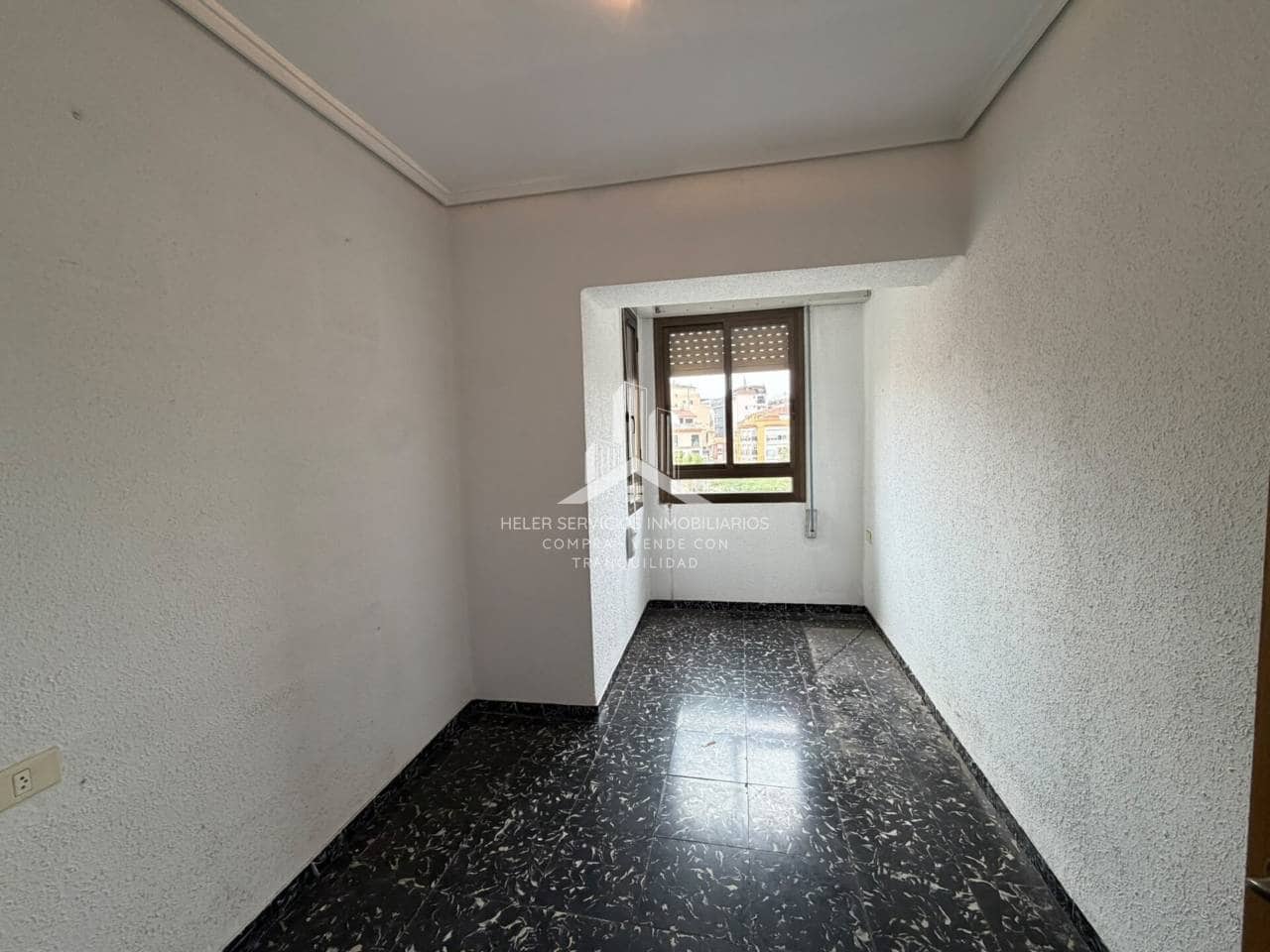 3 soveværelse Lejlighed til leje i Castello de la Plana - € 700 (Ref: 9974553)