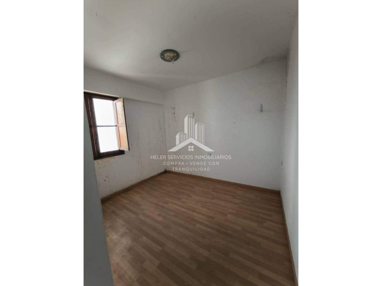 Piso de 3 habitaciones en Castelló de la Plana en venta - 105.000 € (Ref: 9976693)