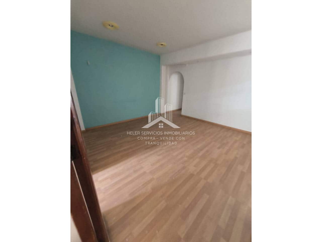 Piso de 3 habitaciones en Castelló de la Plana en venta - 105.000 € (Ref: 9976693)