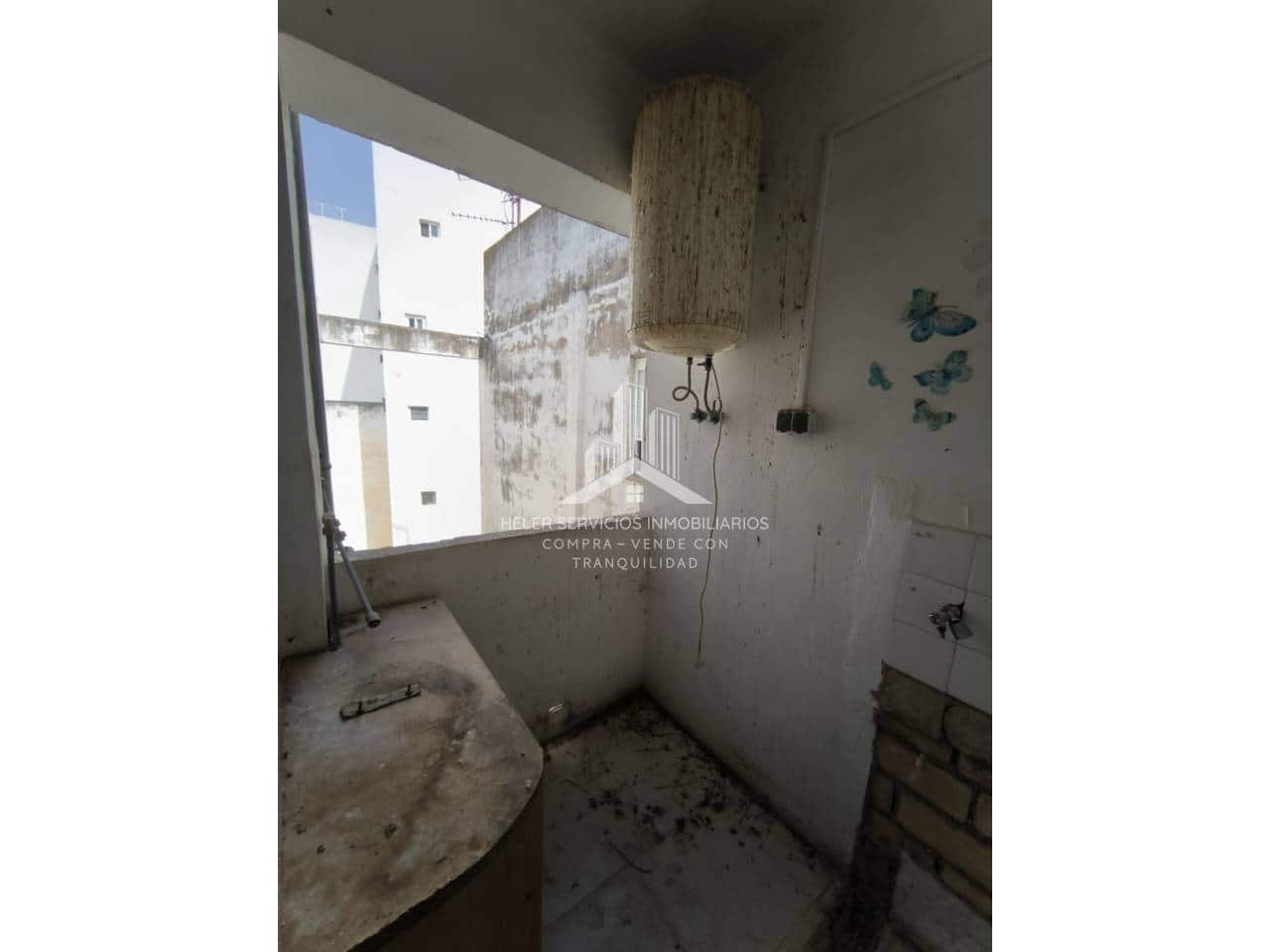 Piso de 3 habitaciones en Castelló de la Plana en venta - 105.000 € (Ref: 9976693)
