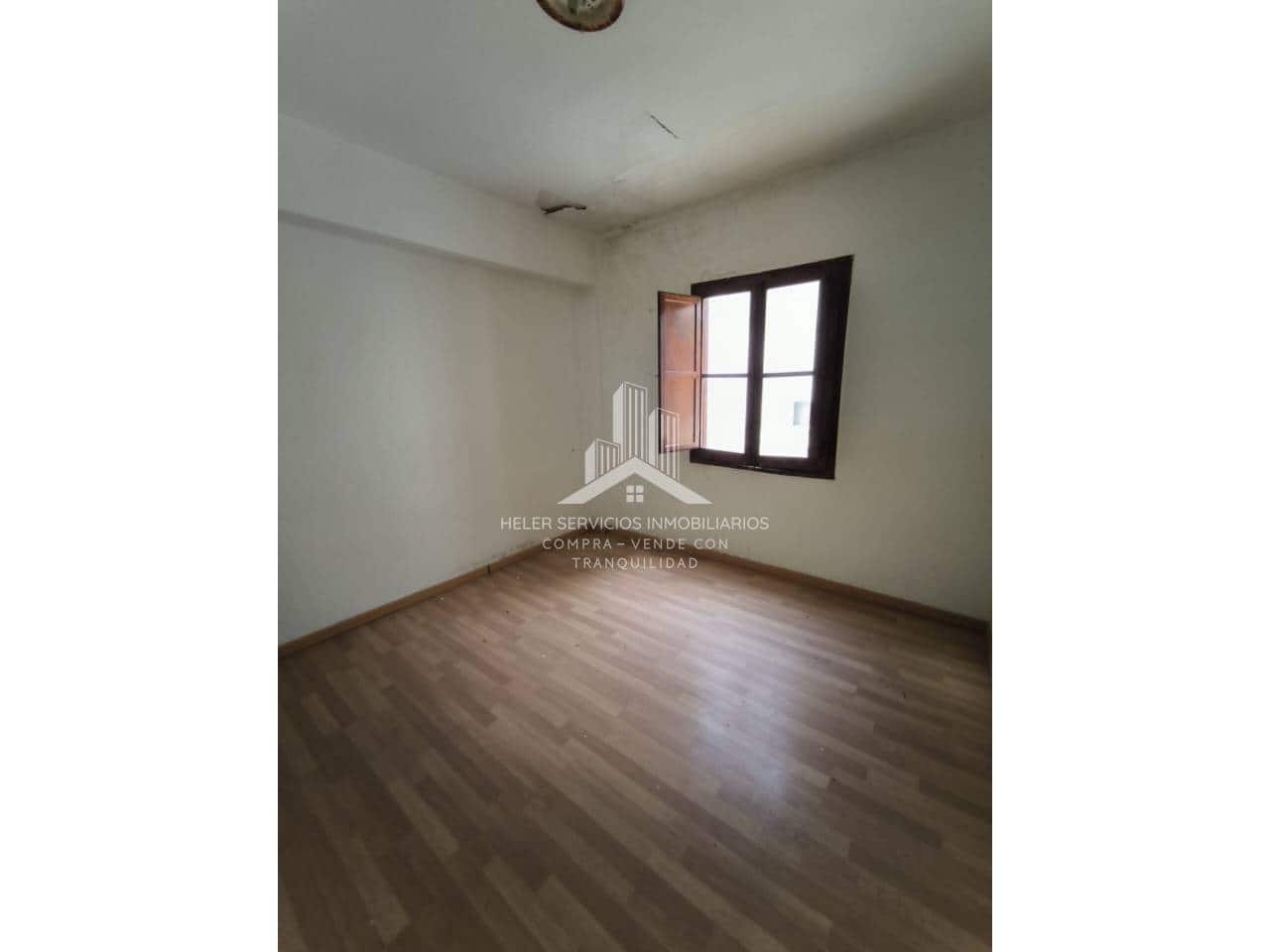 Piso de 3 habitaciones en Castelló de la Plana en venta - 105.000 € (Ref: 9976693)