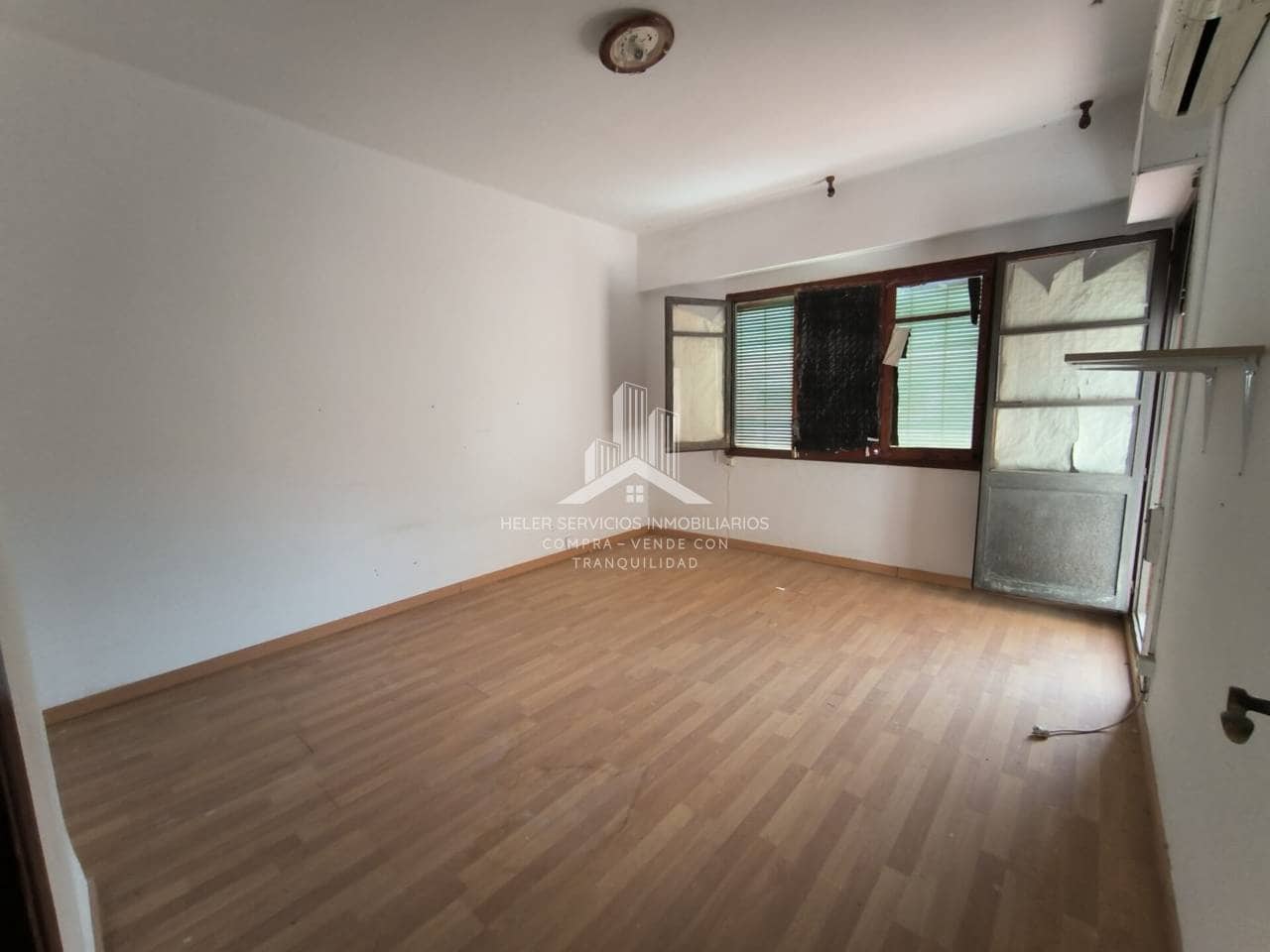 Piso de 3 habitaciones en Castelló de la Plana en venta - 105.000 € (Ref: 9976693)