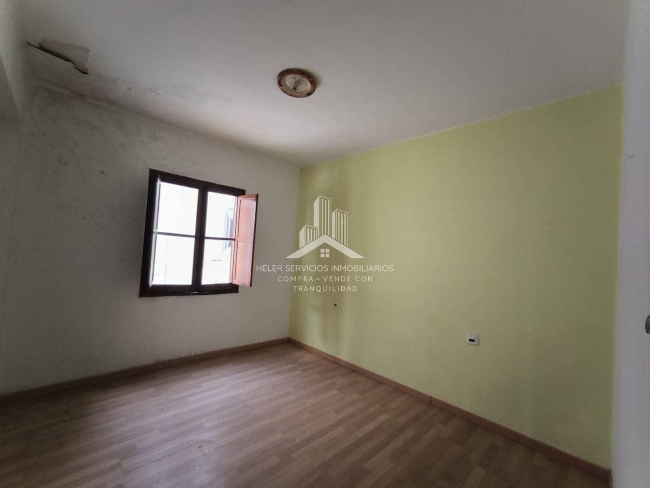 Piso de 3 habitaciones en Castelló de la Plana en venta - 105.000 € (Ref: 9976693)