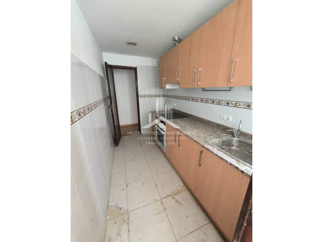 Piso de 3 habitaciones en Castelló de la Plana en venta - 105.000 € (Ref: 9976693)