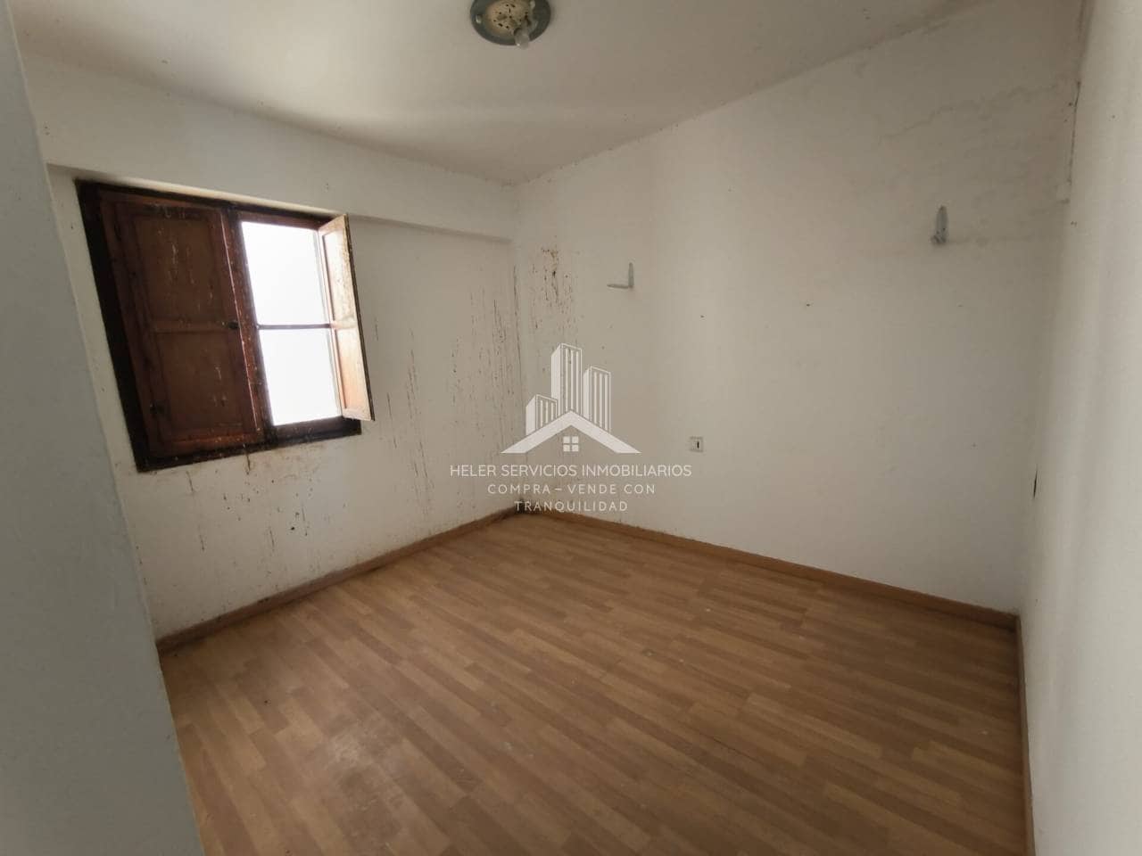 Piso de 3 habitaciones en Castelló de la Plana en venta - 105.000 € (Ref: 9976693)