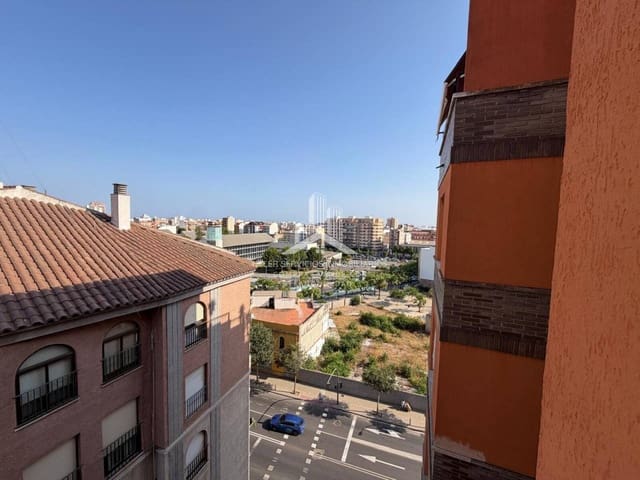 4 bedroom Flat for rent in Castelló de la Plana - € 1,200 (Ref: 9976694)