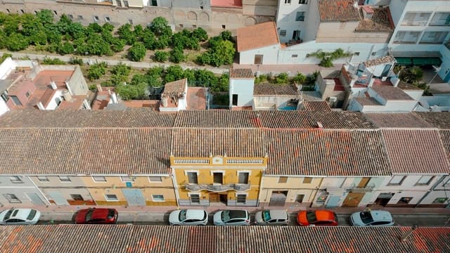 Casa de 6 habitaciones en Alqueria de la Comtessa en venta - 220.000 € (Ref: 10004272)