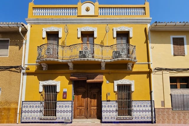 Casa de 6 habitaciones en Alqueria de la Comtessa en venta - 220.000 € (Ref: 10004272)