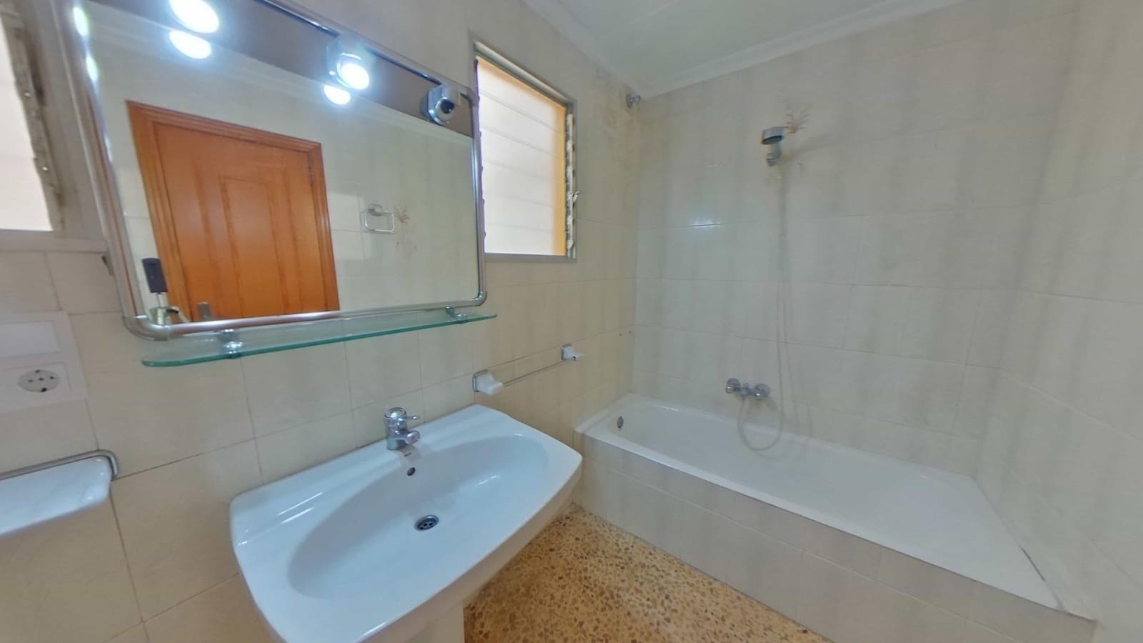 Piso de 4 habitaciones en Palma de Gandía en venta - 138.000 € (Ref: 10059213)