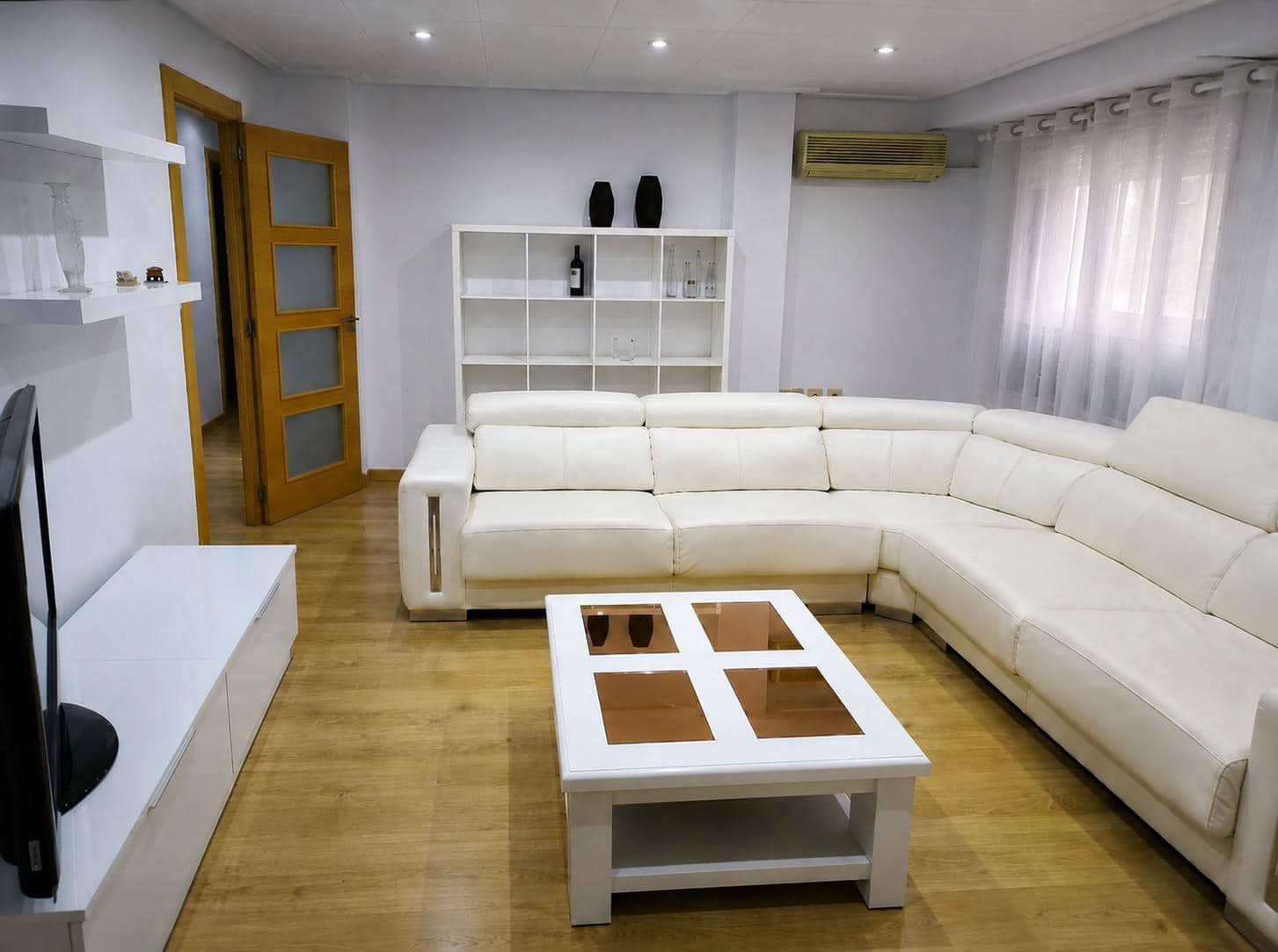 3 quarto Apartamento para arrendar em Tavernes de la Valldigna - 750 € (Ref: 10076505)