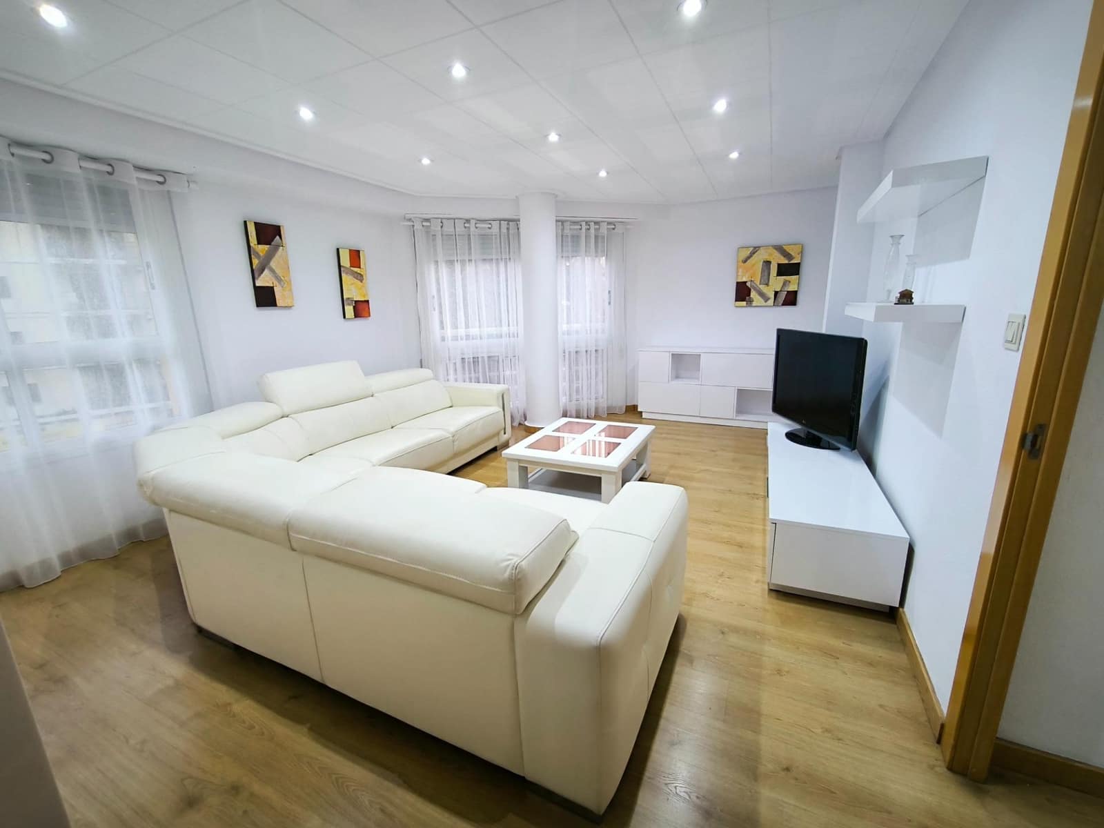 3 quarto Apartamento para arrendar em Tavernes de la Valldigna - 750 € (Ref: 10076505)
