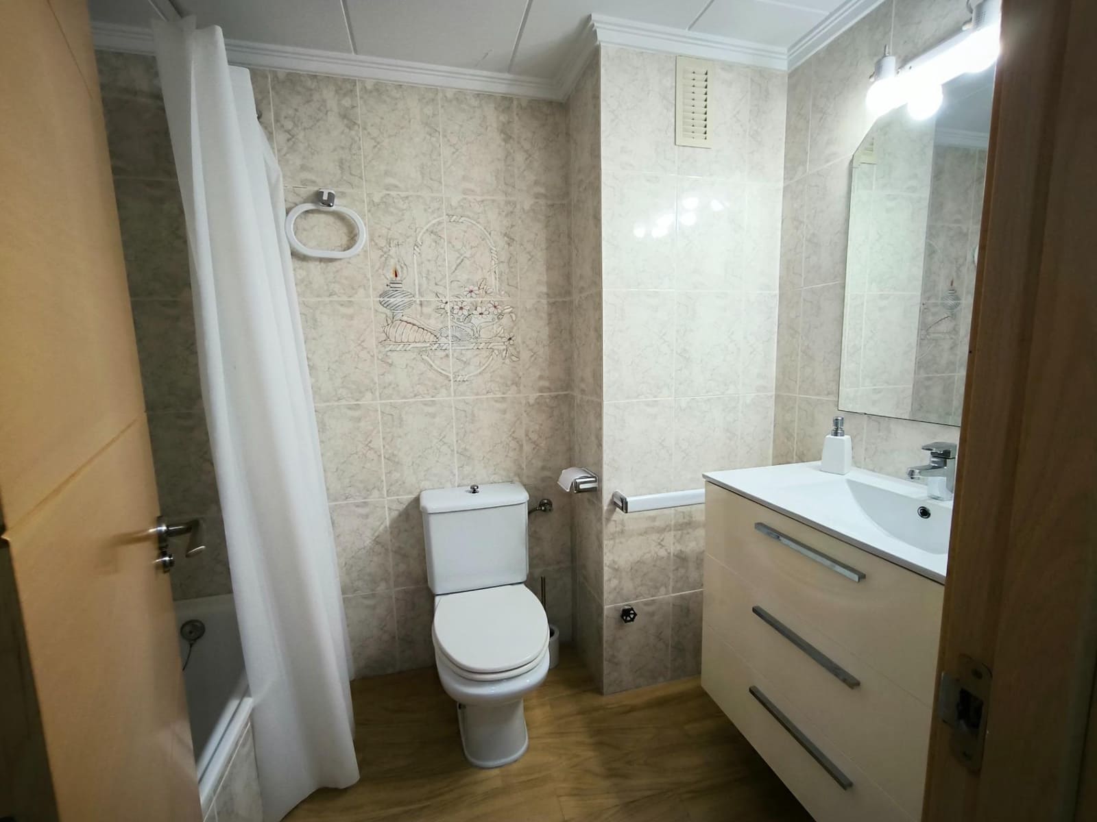 3 quarto Apartamento para arrendar em Tavernes de la Valldigna - 750 € (Ref: 10076505)