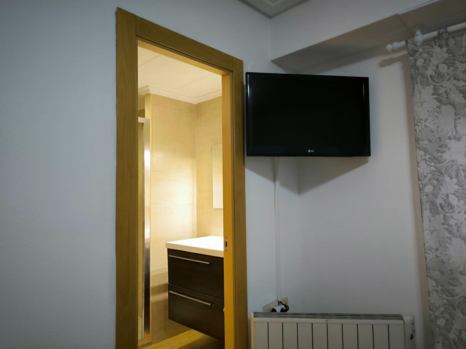3 quarto Apartamento para arrendar em Tavernes de la Valldigna - 750 € (Ref: 10076505)