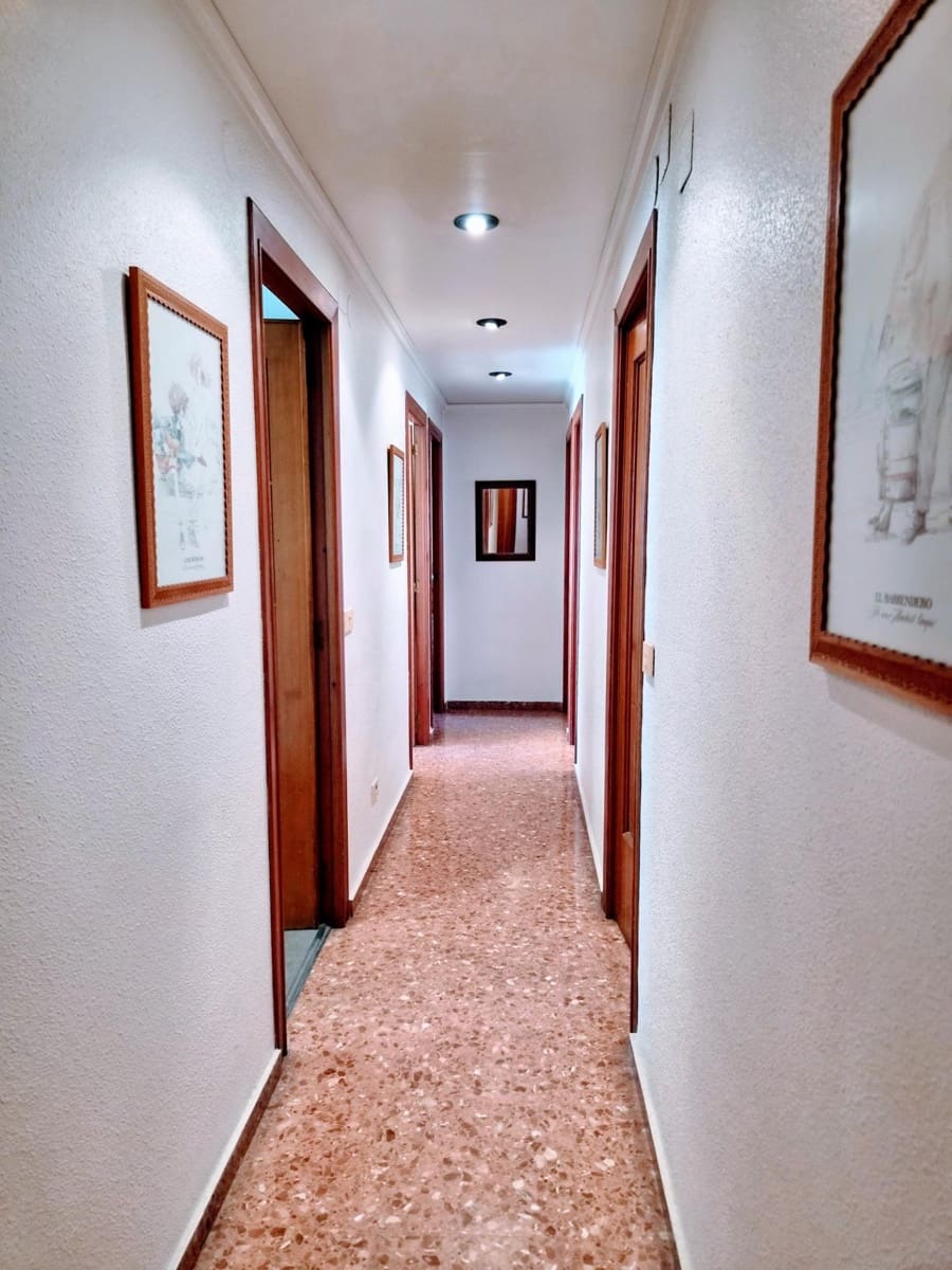 Piso de 3 habitaciones en Gandia en venta - 179.000 € (Ref: 10086263)
