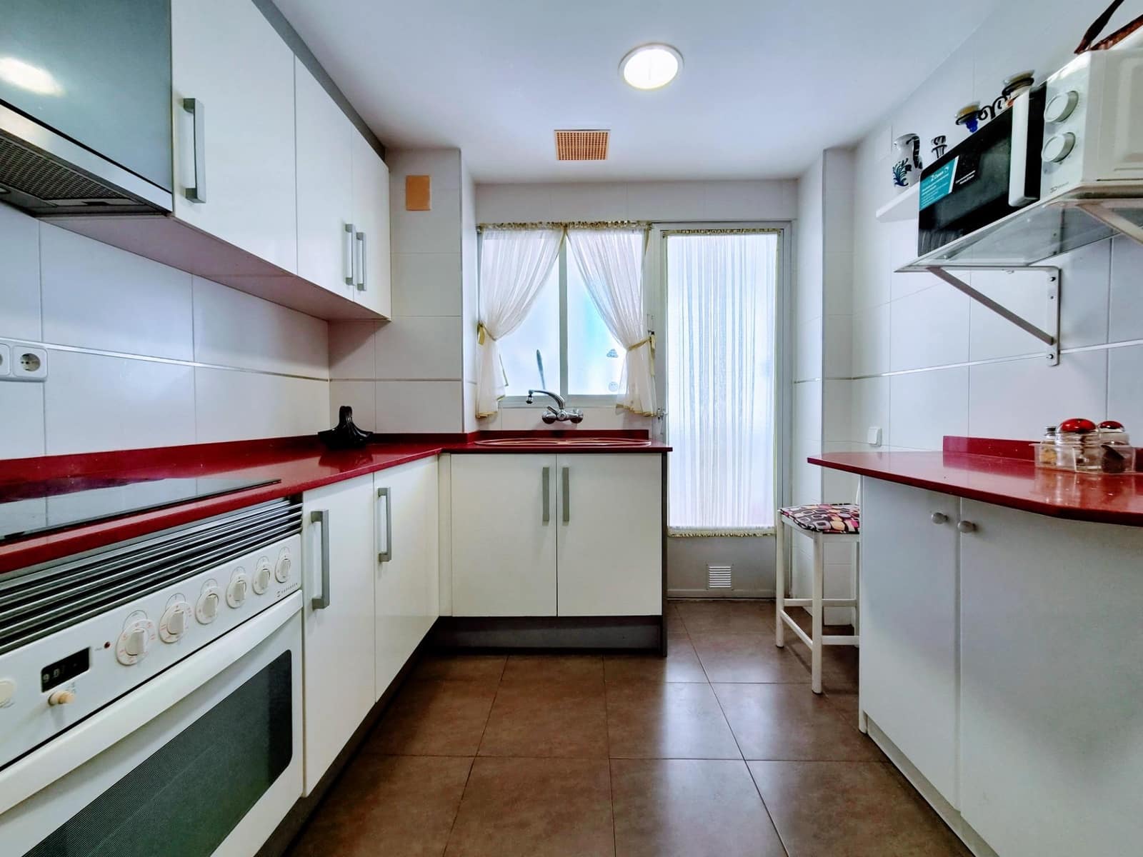 Piso de 3 habitaciones en Gandia en venta - 179.000 € (Ref: 10086263)