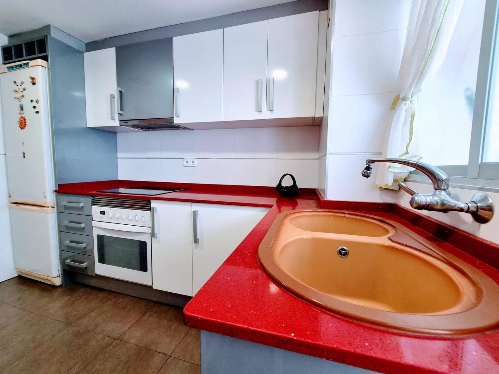 Piso de 3 habitaciones en Gandia en venta - 179.000 € (Ref: 10086263)