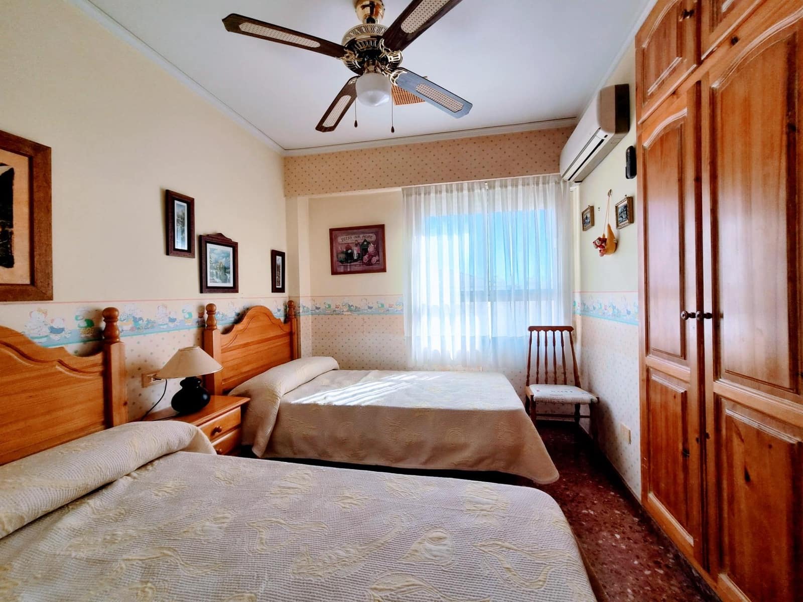 Piso de 3 habitaciones en Gandia en venta - 179.000 € (Ref: 10086263)