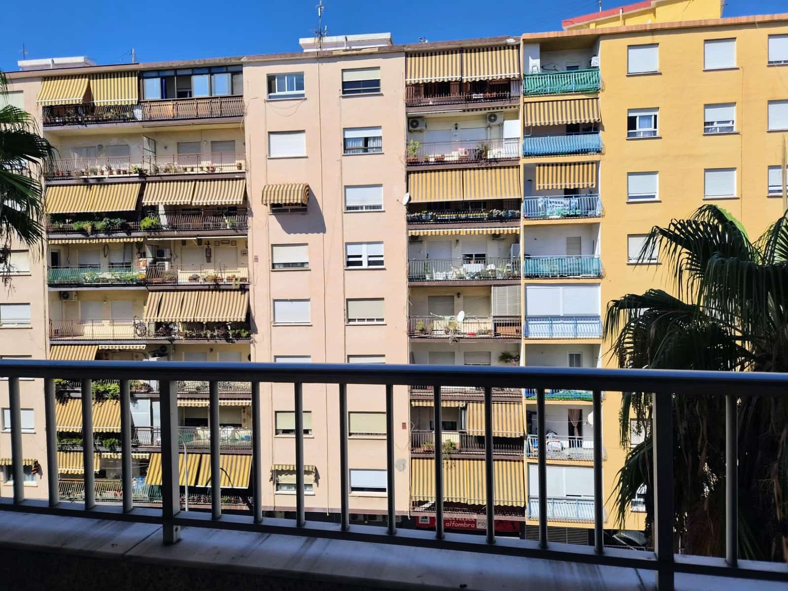 Piso de 3 habitaciones en Gandia en venta - 179.000 € (Ref: 10086263)