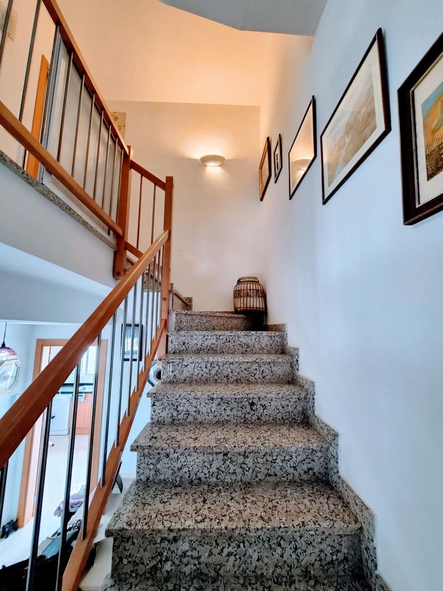 3 bedroom Terraced Villa for sale in Favara with pool garage - € 249,000 (Ref: 10094766)