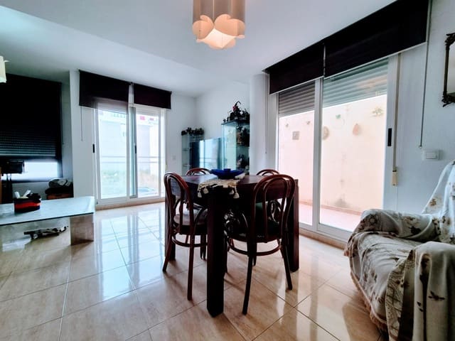 3 bedroom Terraced Villa for sale in Favara with pool garage - € 249,000 (Ref: 10094766)