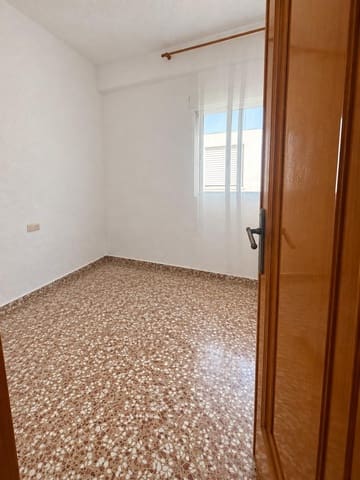 4 slaapkamer Appartement te huur in Piles - € 700 (Ref: 10129625)