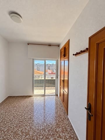 4 slaapkamer Appartement te huur in Piles - € 700 (Ref: 10129625)