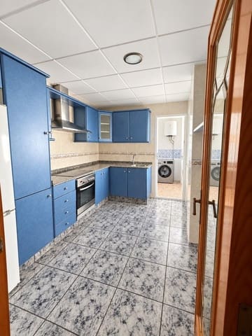 4 slaapkamer Appartement te huur in Piles - € 700 (Ref: 10129625)