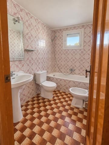 4 slaapkamer Appartement te huur in Piles - € 700 (Ref: 10129625)