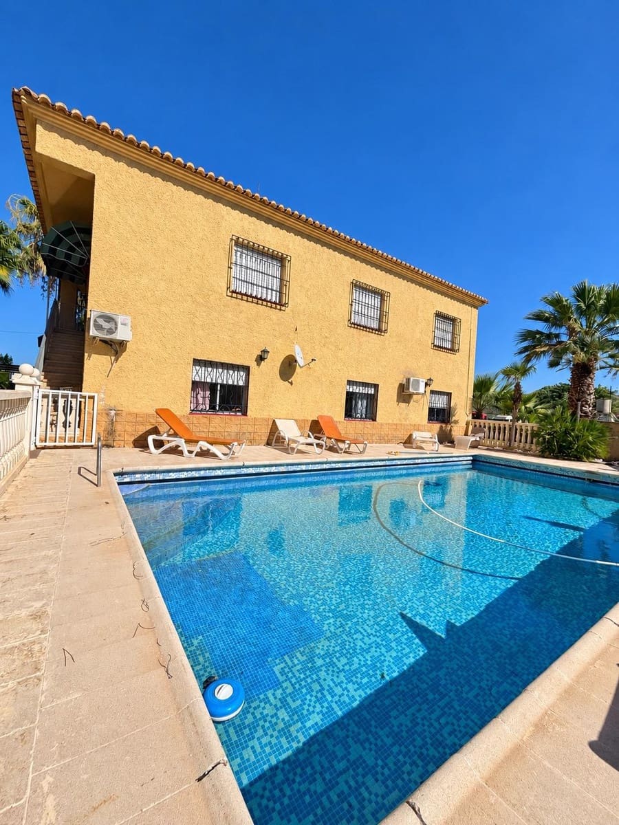 7 chambre Villa/Maison à vendre à Rotova avec piscine garage - 395 000 € (Ref: 10185040)