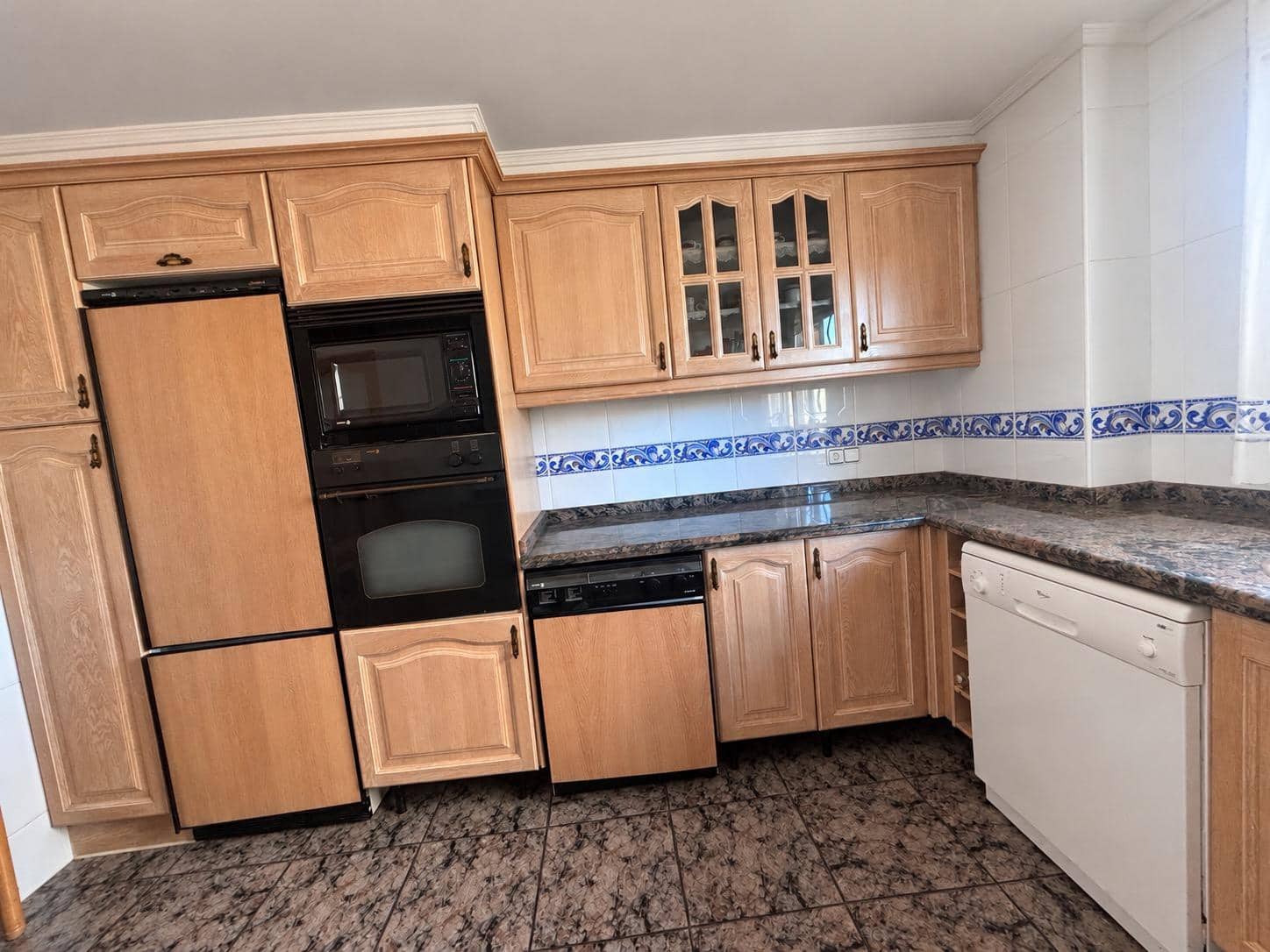 7 chambre Villa/Maison à vendre à Rotova avec piscine garage - 395 000 € (Ref: 10185040)