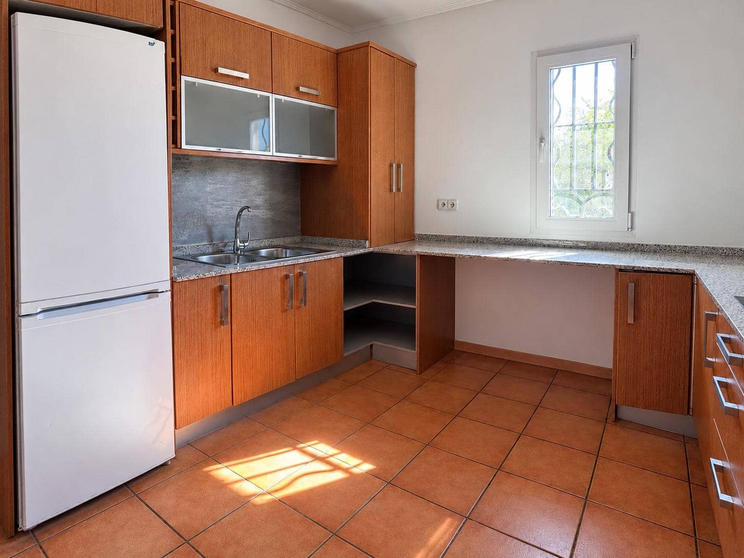 7 chambre Villa/Maison à vendre à Rotova avec piscine garage - 395 000 € (Ref: 10185040)