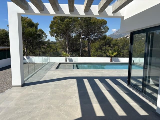 3 quarto Moradia para venda em La Nucia com piscina garagem - 1 170 000 € (Ref: 9103486)