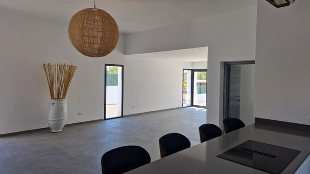 3 quarto Moradia para venda em La Nucia com piscina garagem - 1 170 000 € (Ref: 9103486)