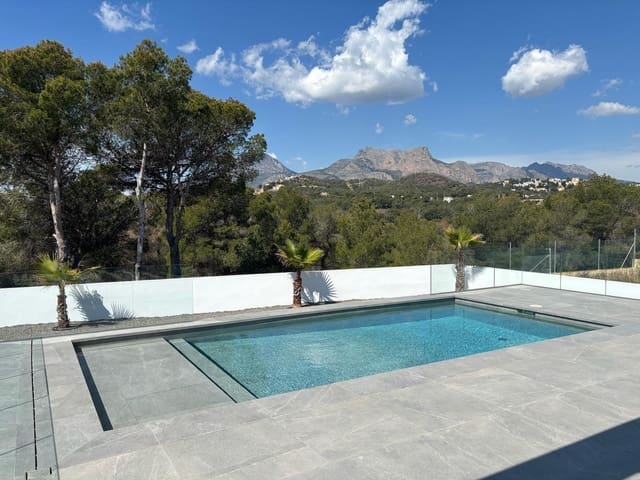 3 quarto Moradia para venda em La Nucia com piscina garagem - 1 170 000 € (Ref: 9103486)