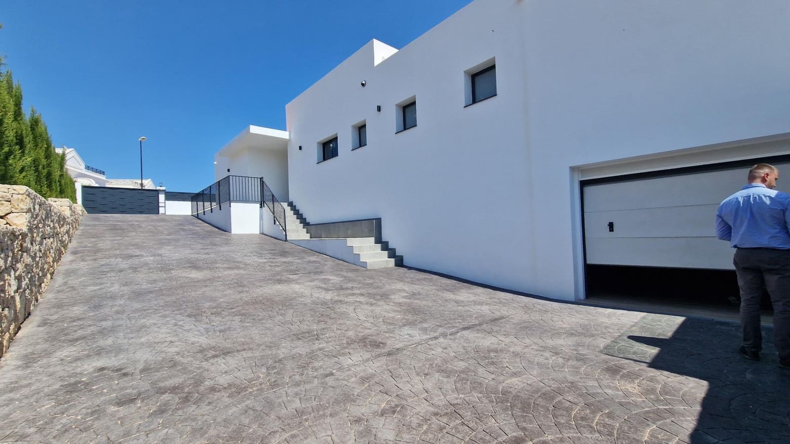 3 bedroom Villa for sale in La Nucia with pool garage - € 1,170,000 (Ref: 9103486)