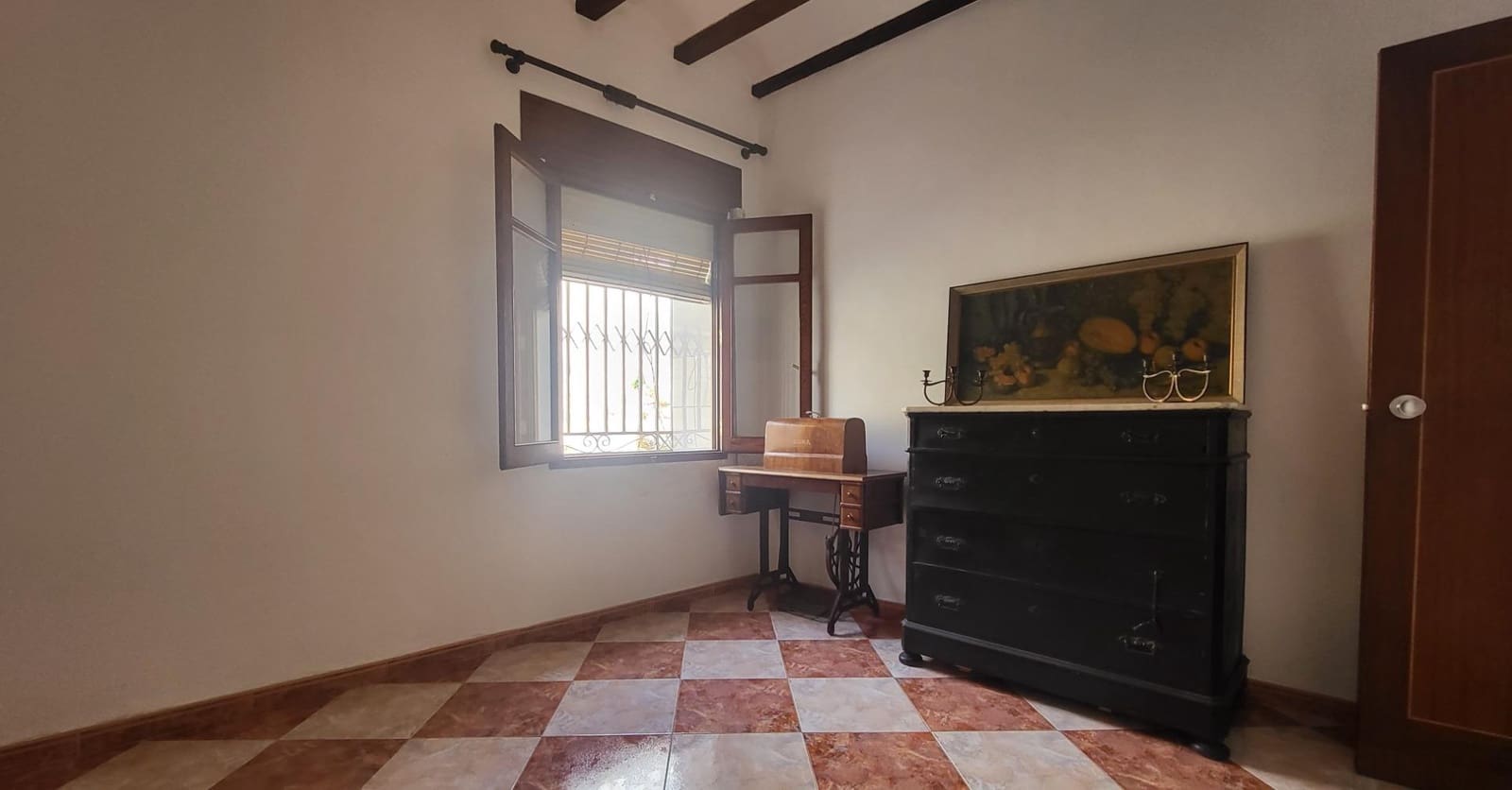 6 bedroom Townhouse for sale in Montichelvo - € 119,500 (Ref: 9103487)